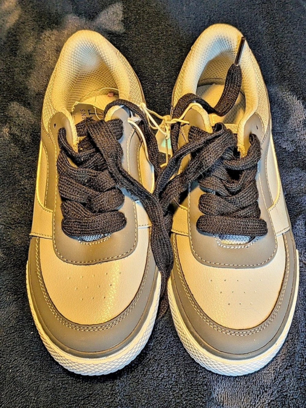 The Childrens Place Gray & White Sneakers Boys US 1 NWT